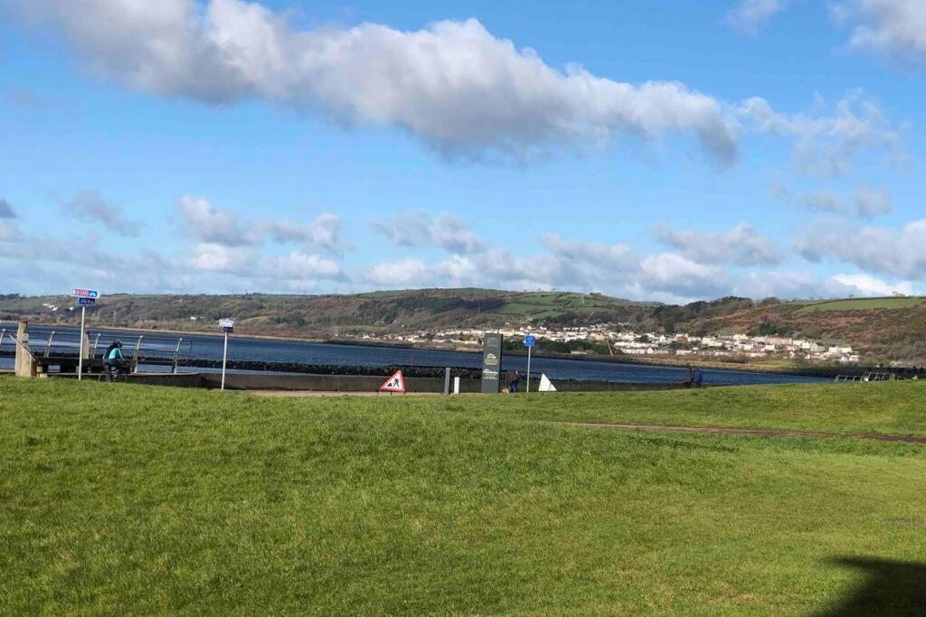 CockleDora Lägenhet Llanelli Exteriör bild
